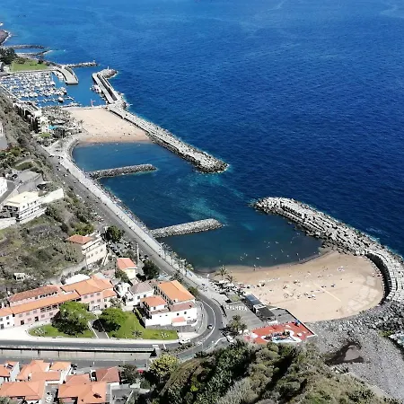 Mar Azul Calheta (Madeira)