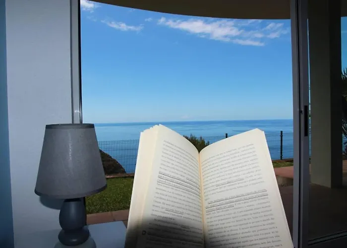 Mar Azul Calheta (Madeira)