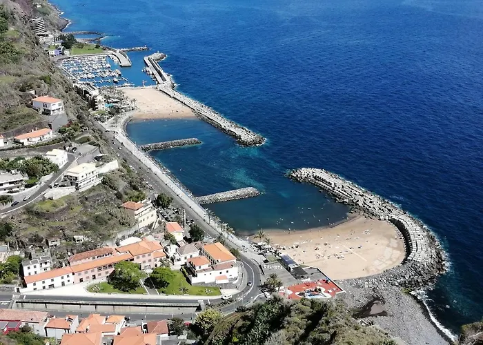 Mar Azul Calheta (Madeira)